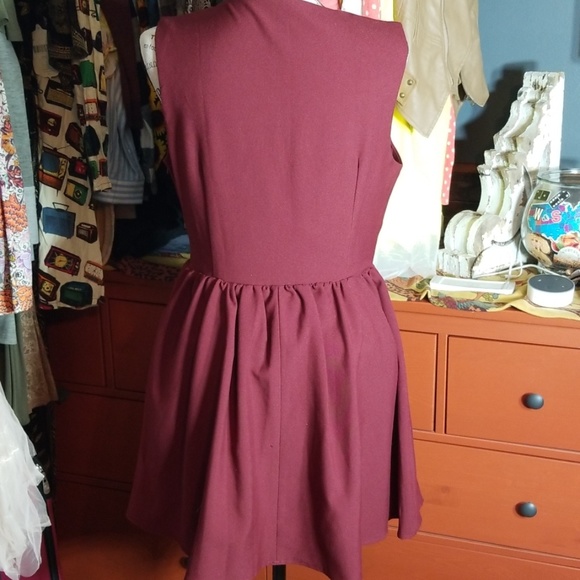 Daily Look Dark Red V-Neck Dress - Picture 4 of 6